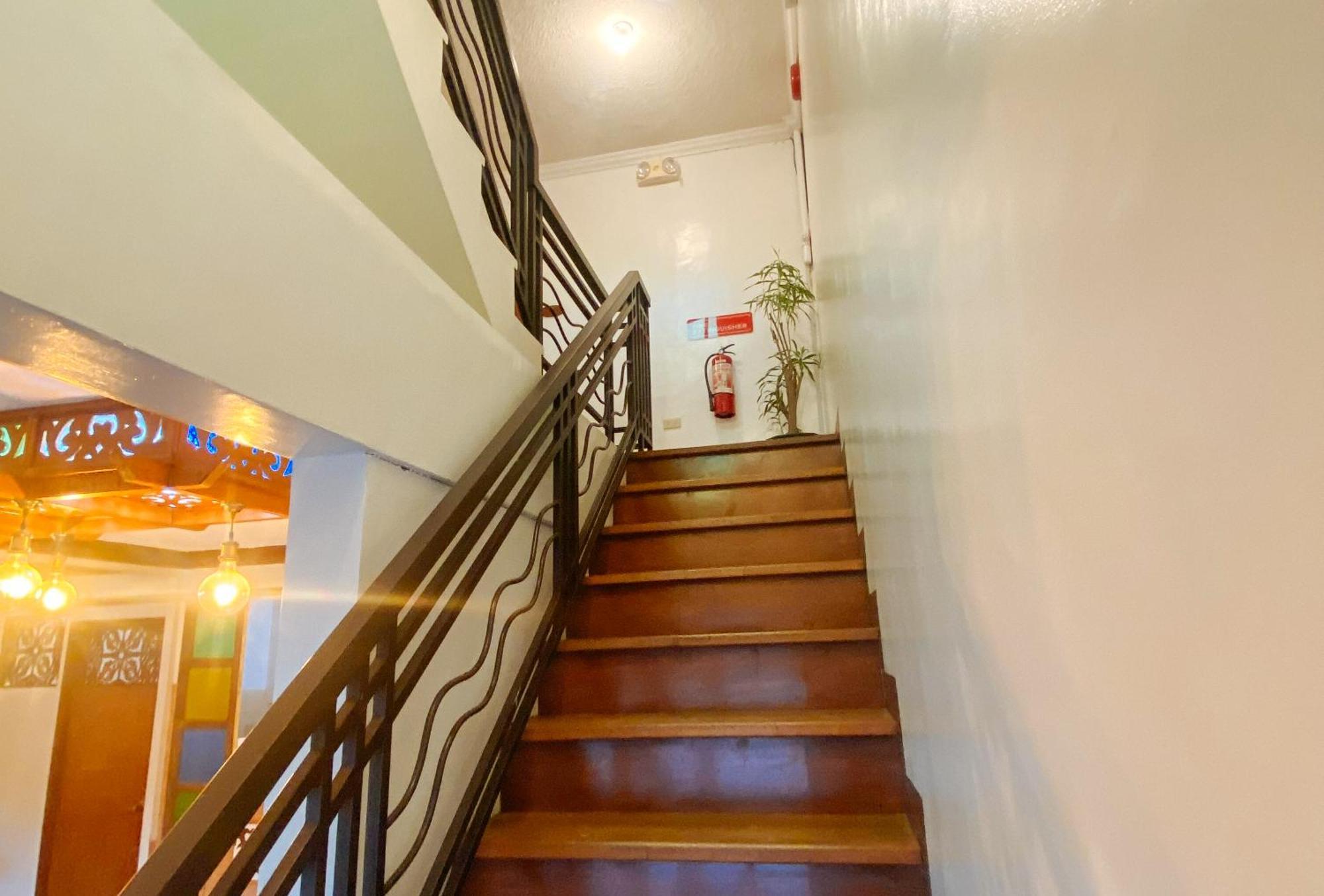 Reddoorz Plus At Balai Sofia Bed & Breakfast Batangas Talisay  Экстерьер фото